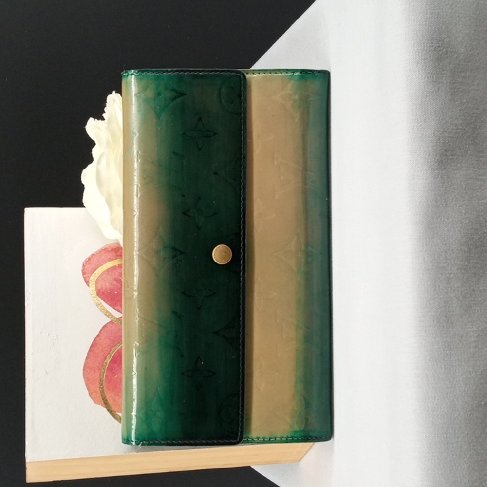 LOUIS VUITTON SARAH WALLET